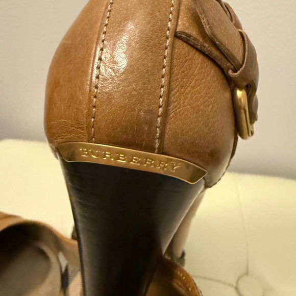 Burberry Platform Leather Pumps, Taupe, size 6.5 - Picture 3 of 10